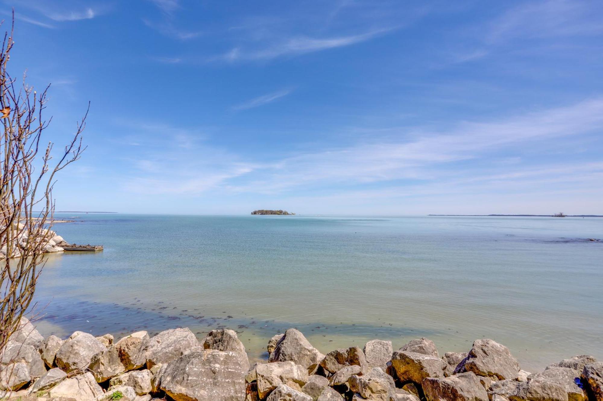 Waterfront Middle Bass Condo With Pool Access! Put-in-Bay Buitenkant foto